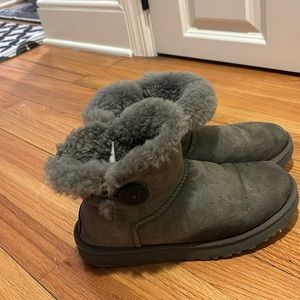 Used uggs size 7